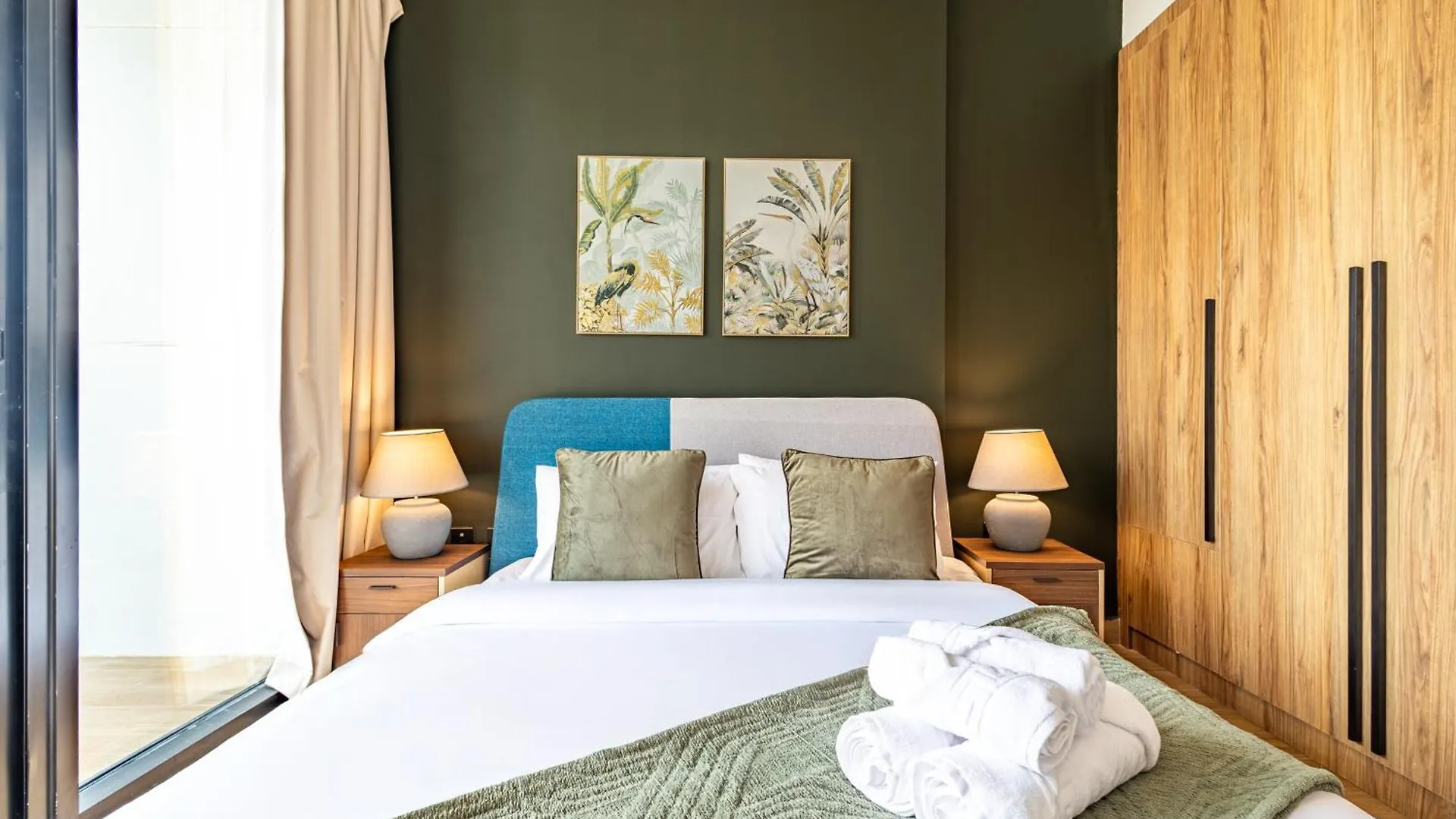 Full Canal View - Upgraded - Huge Balcony - 5 Min Walk From Adgm, Cleveland & Galleria - Ideal For Corporate Guests & Business Professionals Abu Dhabi Apartment